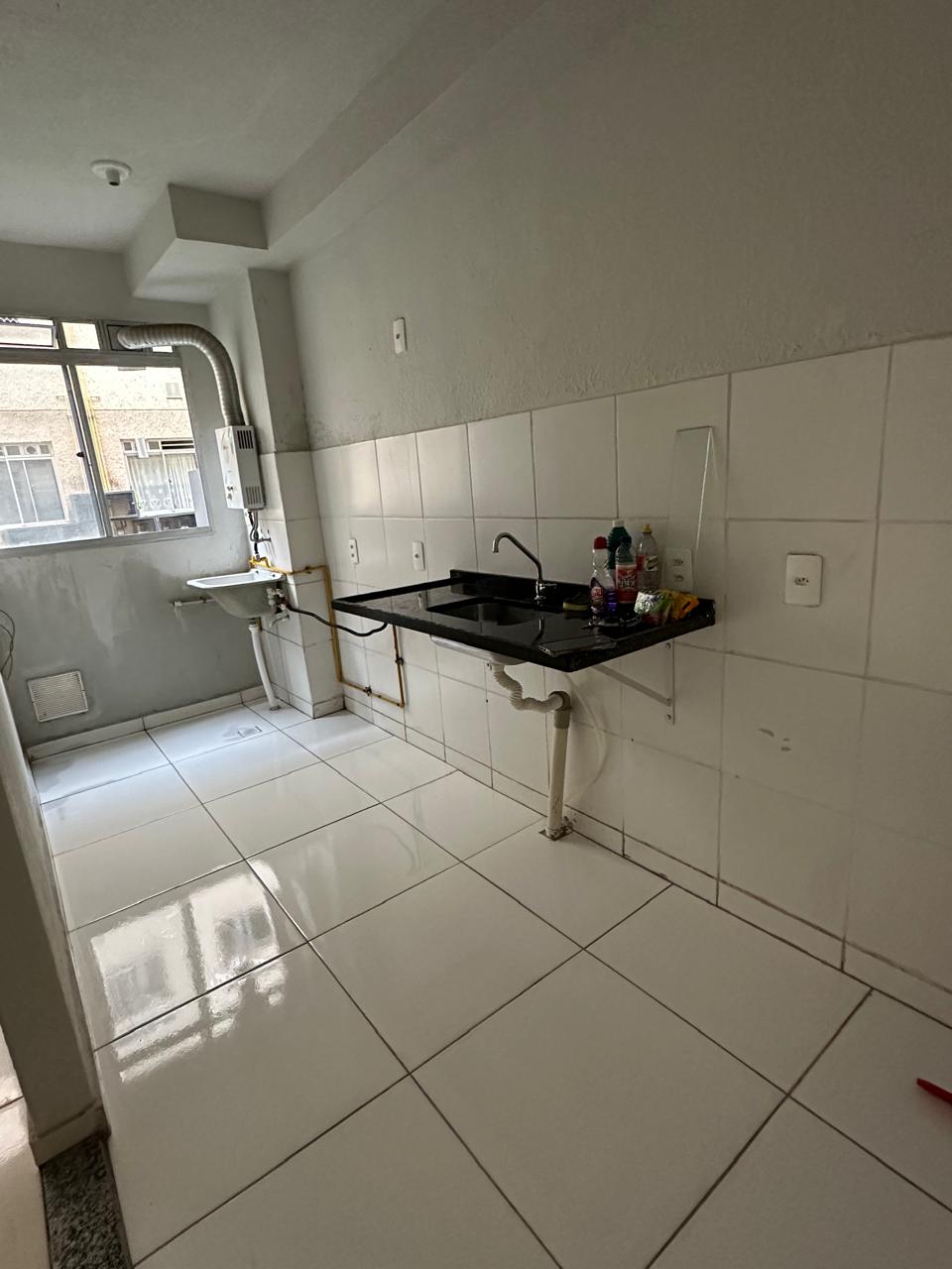 Vista da cozinha e de sua circulação